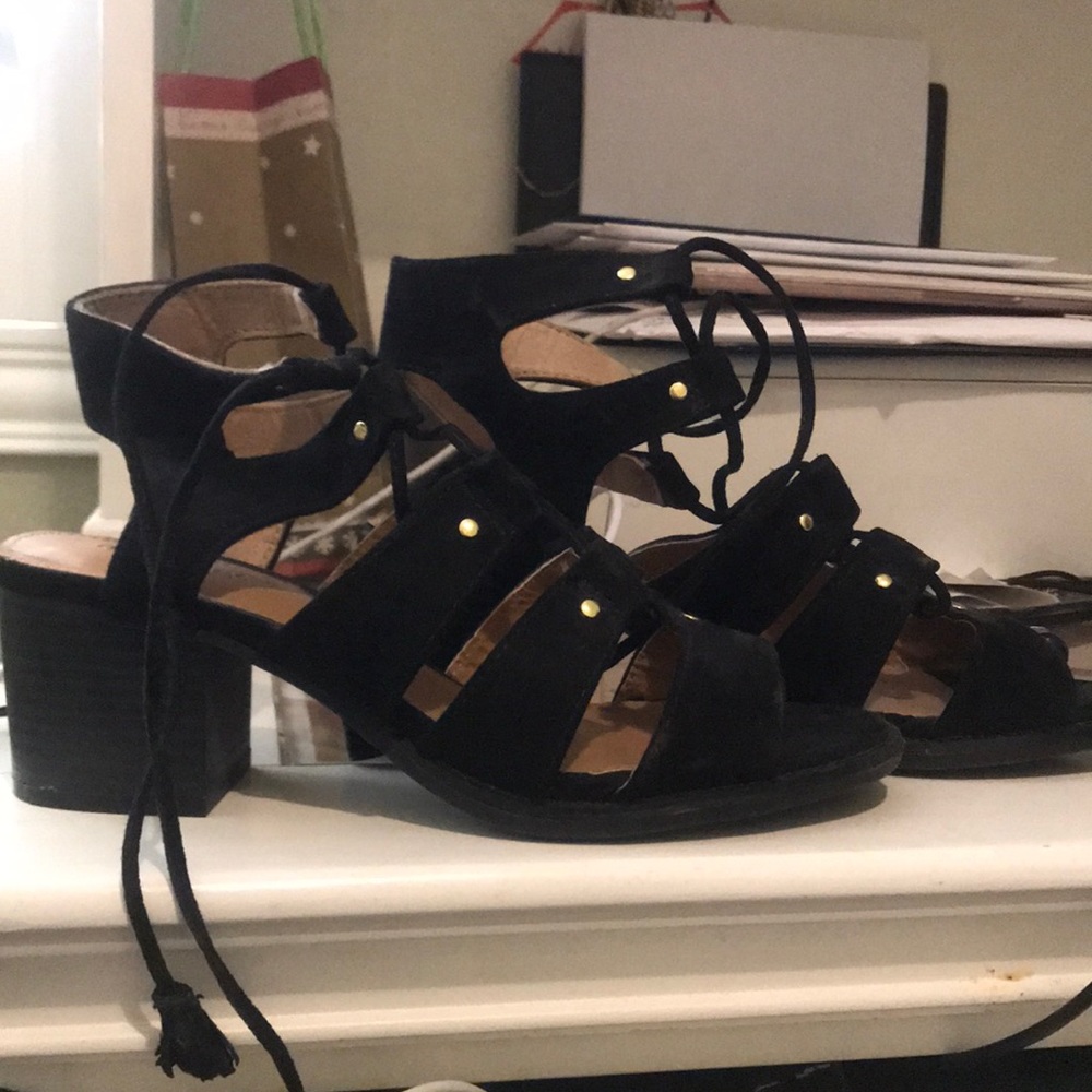Black heels - Picture 4 of 4